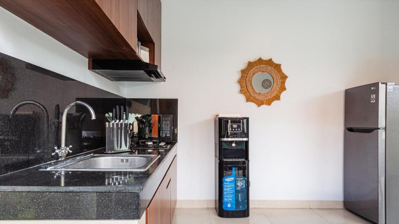 Cosy And Cheerful 2 Bedroom Villa 5Mins To Finns Canggu Екстериор снимка