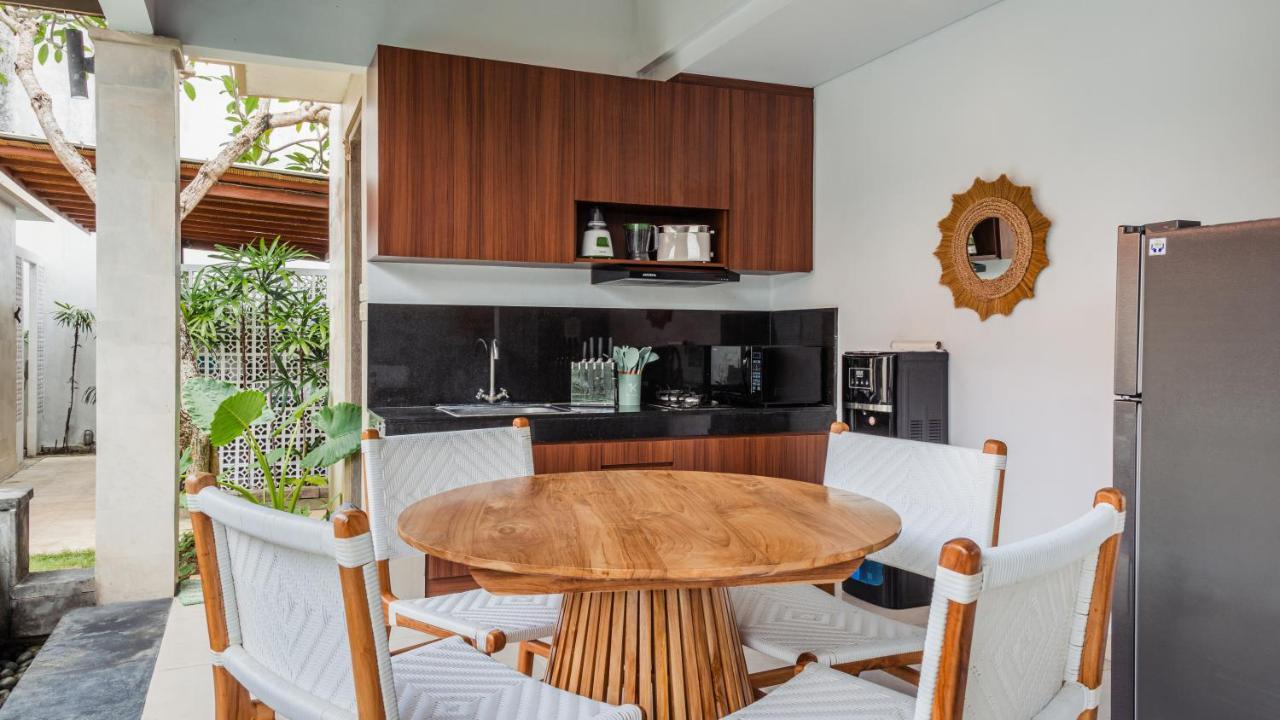 Cosy And Cheerful 2 Bedroom Villa 5Mins To Finns Canggu Екстериор снимка